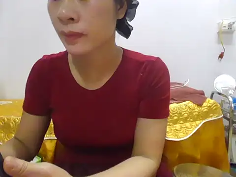 Snapshot of Lyna_2k chatting on April 2026 07:30:01 AM Lyna 2k online show from April 2026 07:30:01 AM