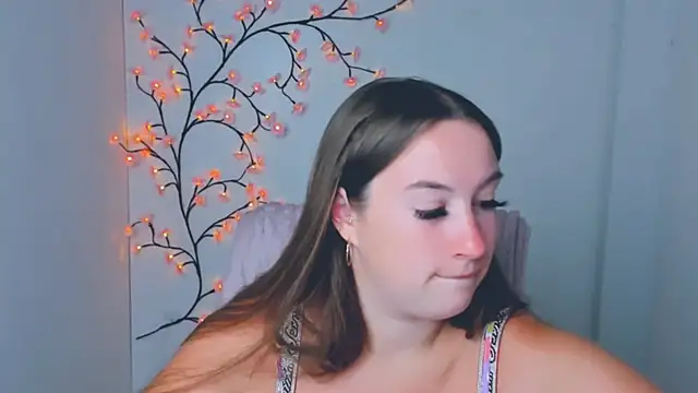 Snapshot of Tiffani_Angel chatting on July 2026 05:22:01 AM Tiffani Angel online show from July 2026 05:22:01 AM