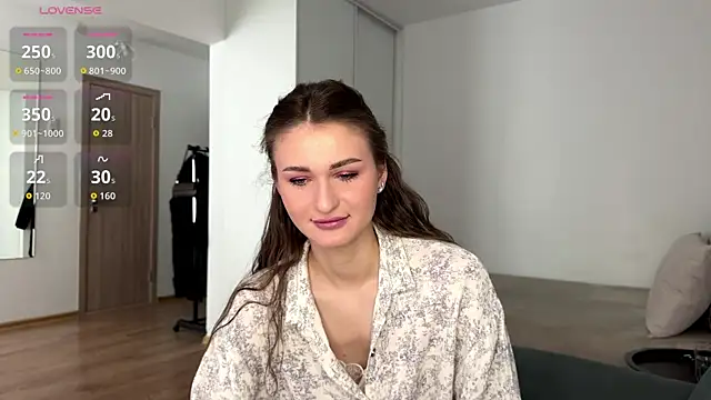 Snapshot of HallieHollo chatting on May 2026 11:08:02 AM HallieHollo online show from May 2026 11:08:02 AM