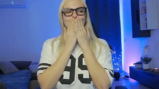 Snapshot of zayaizback chatting on April 2026 04:04:02 PM zayaizback online show from April 2026 04:04:02 PM