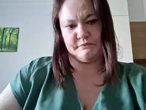 Snapshot of OpheliaMilf chatting on April 2026 01:07:01 PM OpheliaMilf online show from April 2026 01:07:01 PM