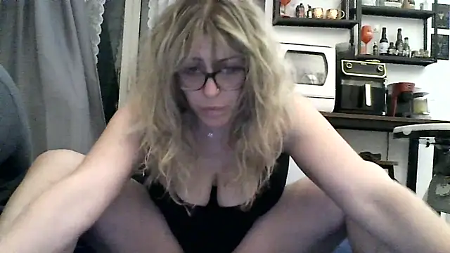 Snapshot of Ginny32 chatting on April 2026 09:45:02 PM Ginny32 online show from April 2026 09:45:02 PM