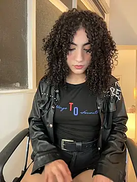 Snapshot of Odett_Khastoff chatting on April 2026 04:04:02 AM Odett Khastoff online show from April 2026 04:04:02 AM