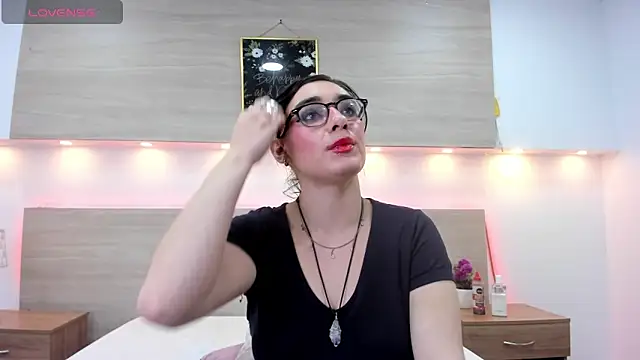 Snapshot of Ellaa_honey chatting on April 2026 07:58:02 PM Ellaa honey online show from April 2026 07:58:02 PM