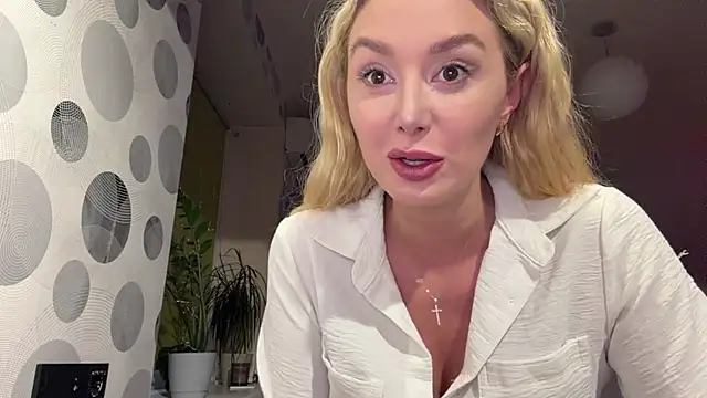 Snapshot of Annycute666 chatting on April 2026 04:12:02 PM Annycute666 online show from April 2026 04:12:02 PM