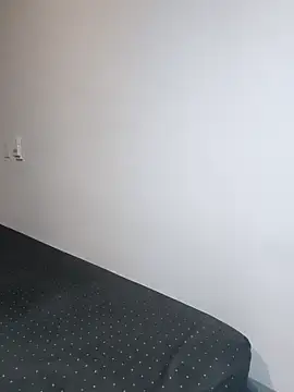 aleenavarro online show from April 2026 08:04:01 AM