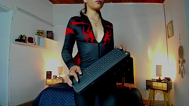 SaraRoads online show from April 2026 09:59:02 PM