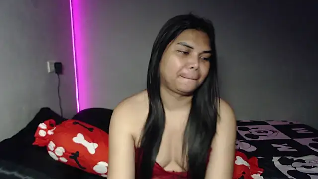 Snapshot of yourhotasiantrann chatting on April 2026 03:53:01 PM yourhotasiantrann online show from April 2026 03:53:01 PM