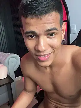 Snapshot of noahdark_ chatting on May 2026 02:24:02 PM noahdark online show from May 2026 02:24:02 PM