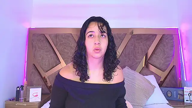 Snapshot of bella_swwan_ chatting on April 2026 02:32:01 PM bella swwan online show from April 2026 02:32:01 PM