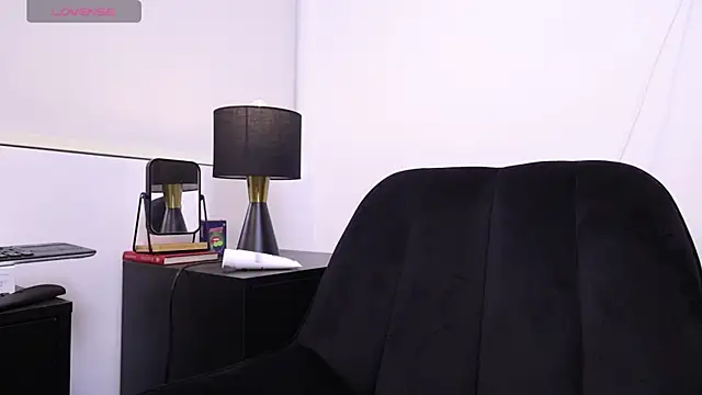 Snapshot of Tyler_Blade chatting on April 2026 02:27:02 AM Tyler Blade online show from April 2026 02:27:02 AM