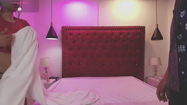 Snapshot of Jack_and_Emma_ chatting on April 2026 12:49:01 PM Jack and Emma online show from April 2026 12:49:01 PM