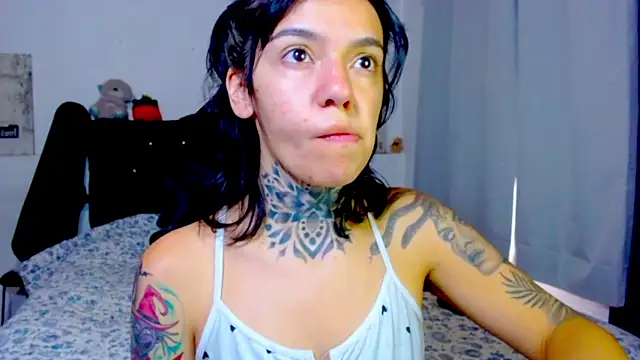 LannieGonzales online show from June 2026 03:25:02 PM