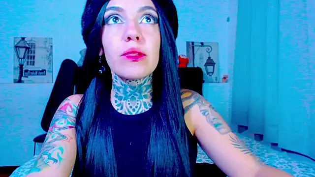 LannieGonzales online show from June 2026 11:33:02 PM