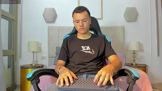  blowsex  online show from April 2026 12:39:01 PM