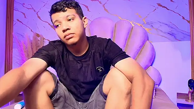 Miaa Hero online show from April 2026 07:42:01 PM