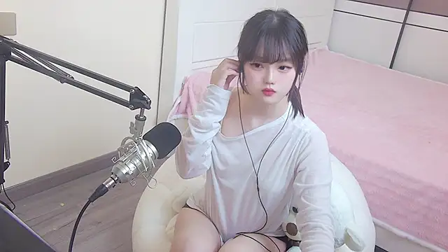 NINI531 online show from April 2026 11:38:02 AM