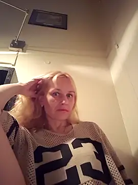 Snapshot of RinaSunX chatting on April 2026 01:25:01 AM RinaSunX online show from April 2026 01:25:01 AM