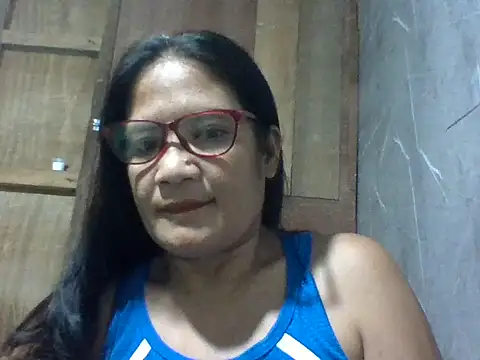 Snapshot of PinayZaira chatting on May 2026 05:09:01 PM PinayZaira online show from May 2026 05:09:01 PM