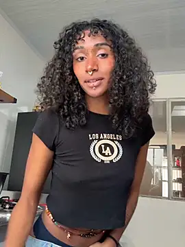 Snapshot of Sun_lynx_Love chatting on April 2026 06:09:01 PM Sun lynx Love online show from April 2026 06:09:01 PM