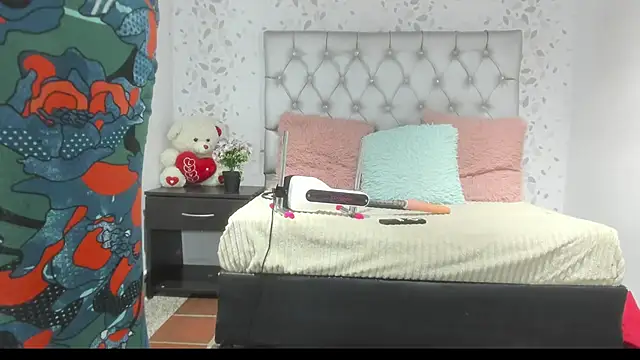 Snapshot of brenda_sofia69 chatting on May 2026 01:51:01 PM brenda sofia69 online show from May 2026 01:51:01 PM
