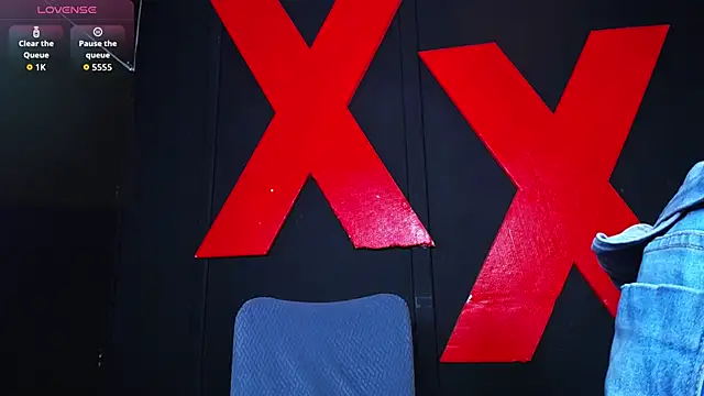 Snapshot of AlanFox1 chatting on April 2026 01:27:02 PM AlanFox1 online show from April 2026 01:27:02 PM