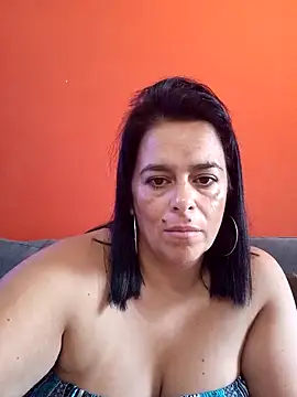 lucianamorocha online show from April 2026 01:40:01 PM