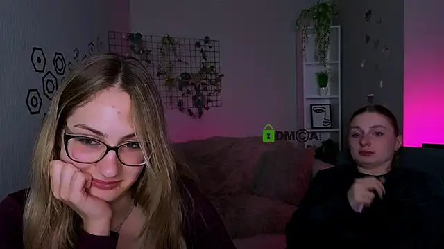 Snapshot of so_hot_rosalie chatting on April 2026 10:45:02 PM so hot rosalie online show from April 2026 10:45:02 PM