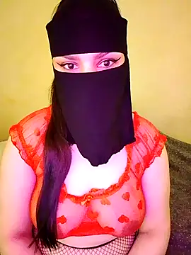 Snapshot of Queen_Lola chatting on April 2026 03:32:01 PM Queen Lola online show from April 2026 03:32:01 PM