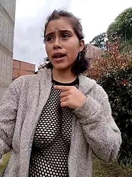 Akhanex01 online show from April 2026 02:33:01 PM