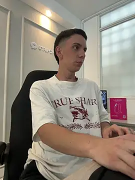 Liam Fiire online show from April 2026 03:50:02 PM