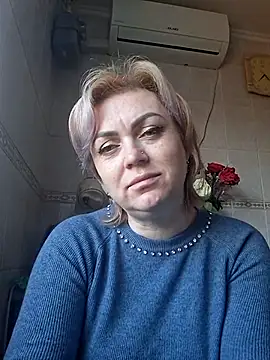 Snapshot of SylvieGold453 chatting on April 2026 04:19:01 PM SylvieGold453 online show from April 2026 04:19:01 PM