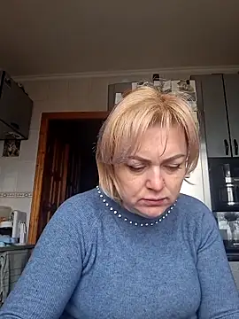 Snapshot of SylvieGold453 chatting on April 2026 08:02:02 AM SylvieGold453 online show from April 2026 08:02:02 AM