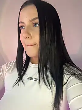 L0LA XO online show from April 2026 12:33:01 PM