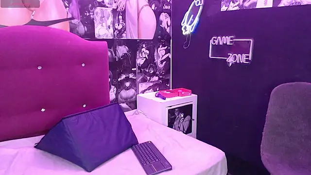 Shanel black online show from April 2026 07:08:02 PM