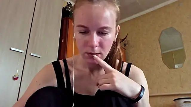 DonnaKuc online show from April 2026 06:13:01 AM