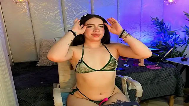 DivaNoirr online show from May 2026 08:17:01 PM