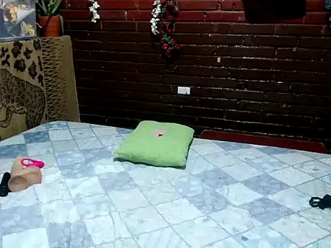 kristalmarelyn online show from April 2026 07:45:01 AM