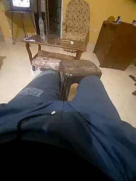 beebuzz0 online show from March 2026 08:53:01 PM