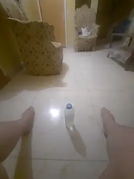 beebuzz0 online show from April 2026 01:28:02 AM