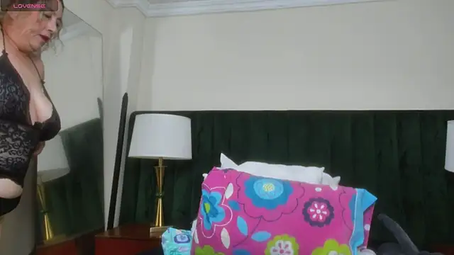 Snapshot of RoxanneSquirt chatting on May 2026 12:29:02 AM RoxanneSquirt online show from May 2026 12:29:02 AM