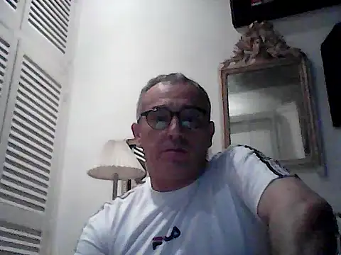lalas1818 online show from July 2026 11:23:02 PM