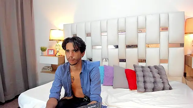 Alessandro Abruzzo online show from April 2026 04:13:02 AM