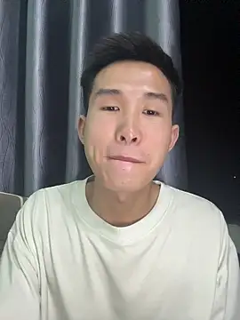 Snapshot of tuanhip chatting on April 2026 03:09:02 PM tuanhip online show from April 2026 03:09:02 PM