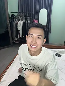 Snapshot of tuanhip chatting on April 2026 01:38:02 PM tuanhip online show from April 2026 01:38:02 PM