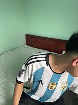 Snapshot of tuanhip chatting on April 2026 03:12:01 AM tuanhip online show from April 2026 03:12:01 AM