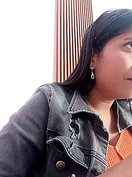 SofiaMendez1  online show from April 2026 04:22:01 PM