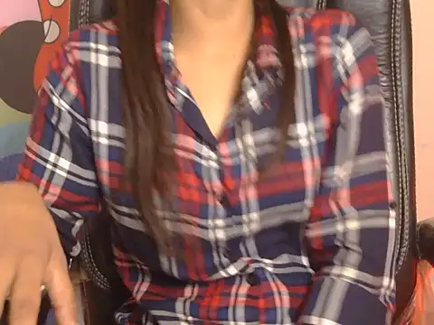 Snapshot of pari_darling chatting on April 2026 11:22:02 AM pari darling online show from April 2026 11:22:02 AM