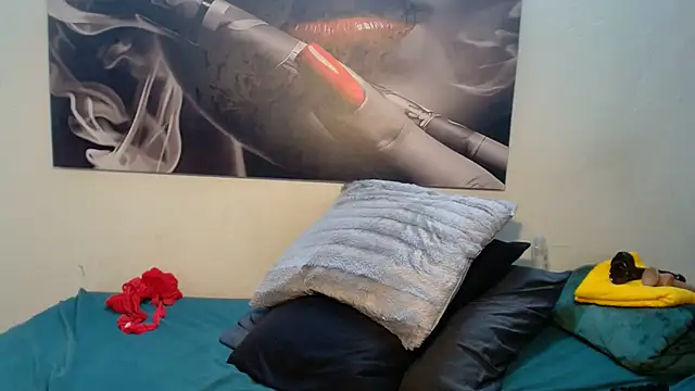 Lola-77 online show from April 2026 09:21:02 PM