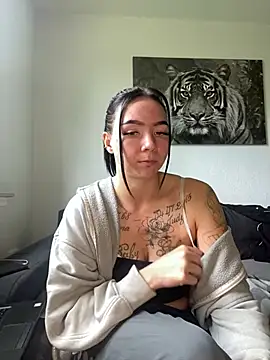 Snapshot of zoeelinks chatting on April 2026 09:45:02 AM zoeelinks online show from April 2026 09:45:02 AM